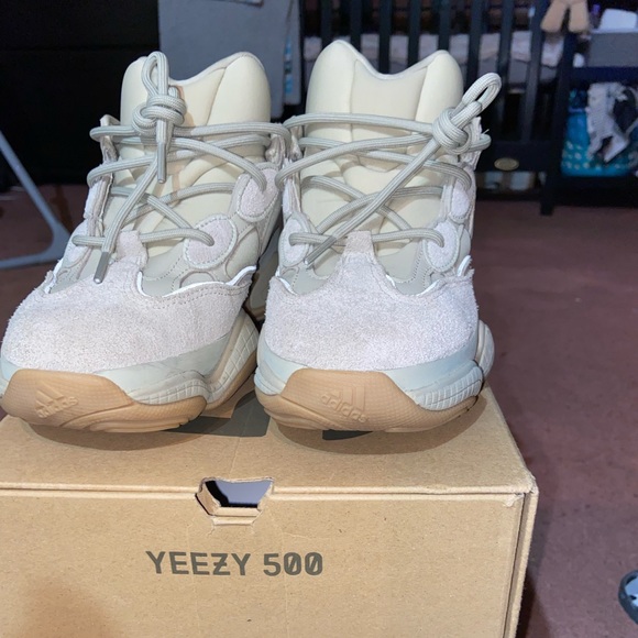 Yeezy 500 - Picture 1 of 6